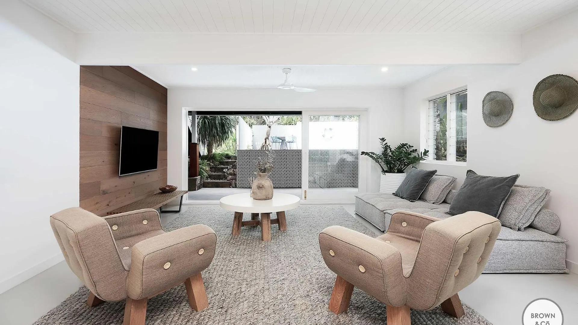 Lola - Little Cove Villa Noosa Heads Australia